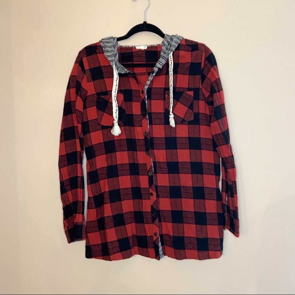 HEM & THREAD RED & BLACK PLAID FLANNEL BUTTON DOWN SHIRT WITH HOOD